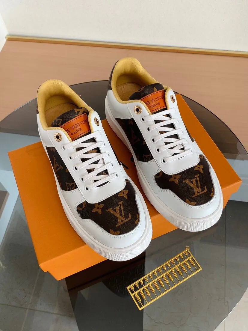 Factory price 420. [LV] Louis Vuitton's latest 🎁🎁 fashionable casual men's shoes 👟, hot style 💥 simple and elegant style, exclusive for trendy men. Unique official website latest brand 👑 original decoration, fashionable and generous, original cowhide leather ✅ breathable sheepskin lining, official website designated wear-resistant casual outsole, classic model taken in kind 🎬38-44. Can be customized45